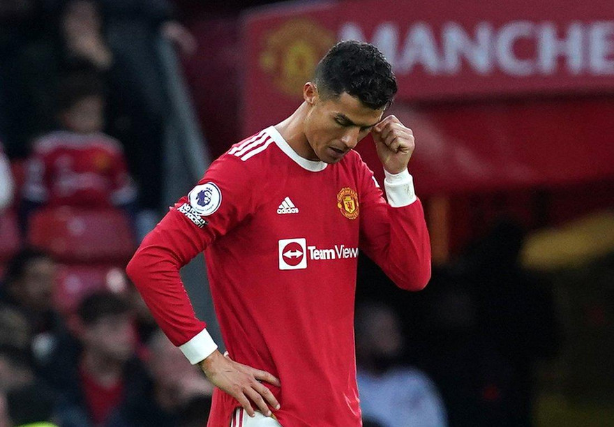 Ronaldo đang là "vấn đề" của MU
