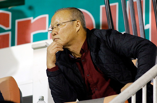 HLV Park Hang Seo dự khán trận tranh Siêu Cúp Quốc gia