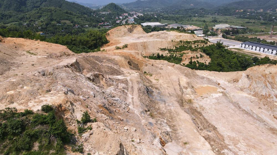 Quả đồi gần 18ha bị xẻ thịt khi chưa được cấp phép. Ảnh: Mạnh Thắng