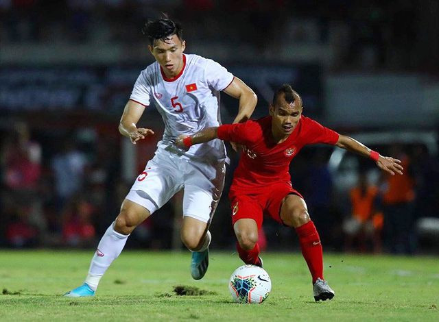 Văn Hậu hội quân muộn nhất ở tuyển Việt Nam