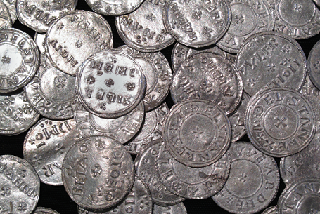 Đam mê trò chơi truy tìm kho báu cùng nỗ lực tìm kiếm của một công nhân ở Đan Mạch cuối cùng đã được đền đáp khi anh tìm ra kho báu của người Viking.