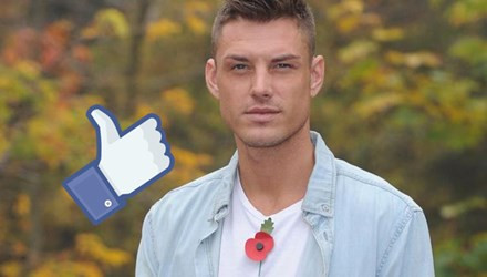 Troy Garrod - chàng trai bị đuổi việc vì lỡ "like" ảnh đồng nghiệp.