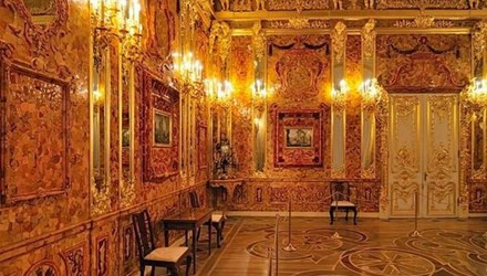 Căn phòng hổ phách huyền thoại cũng được cho rằng đang nằm trong con tàu bí ẩn của Đức Quốc xã.