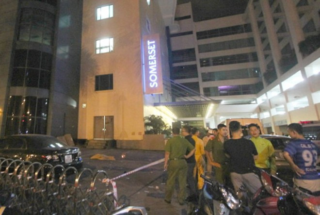 Lực lượng chức năng bảo vệ hiện trường. Ảnh Zing.