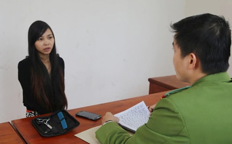 Trần Thị Gái tại cơ quan công an.