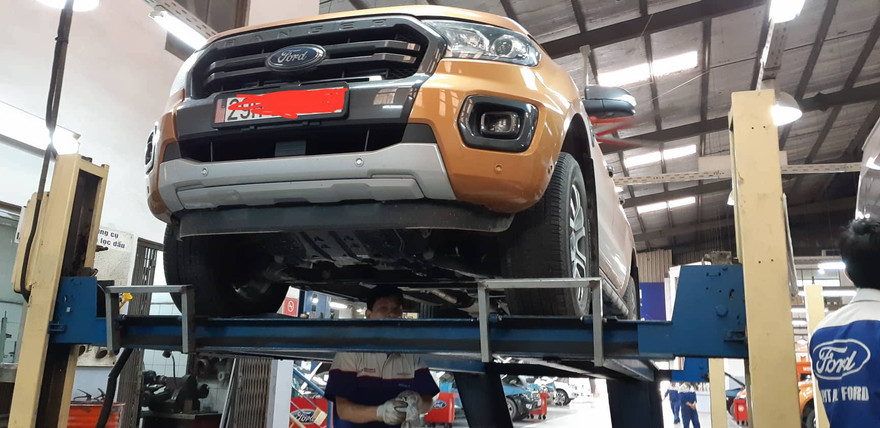 Chiếc xe Ford Ranger Biturbo của anh T. tại khu vực bảo dưỡng.
