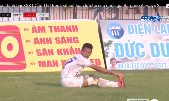 Pha “ghi bàn” kỳ lạ của Văn Quân đã khiến giới hâm mộ phải xôn xao.