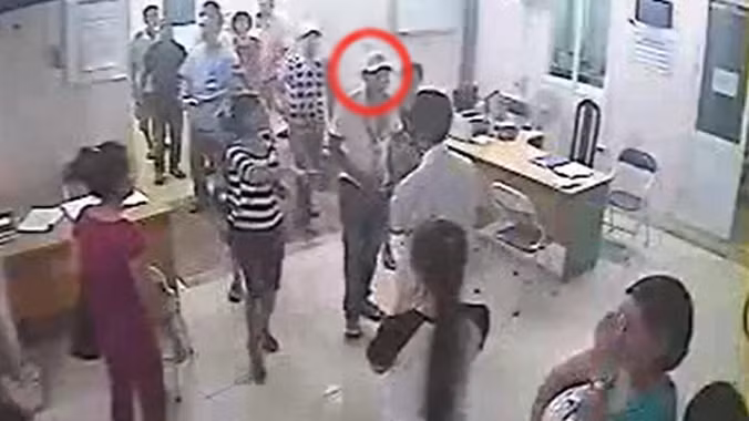 Bác sỹ trực cấp cứu bị nam thanh niên đánh vỡ xương mặt