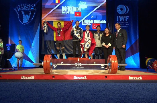 Lực sĩ Đỗ Tú Tùng giành 'hat-trick' HCV, thiết lập 3 kỷ lục tại Mỹ