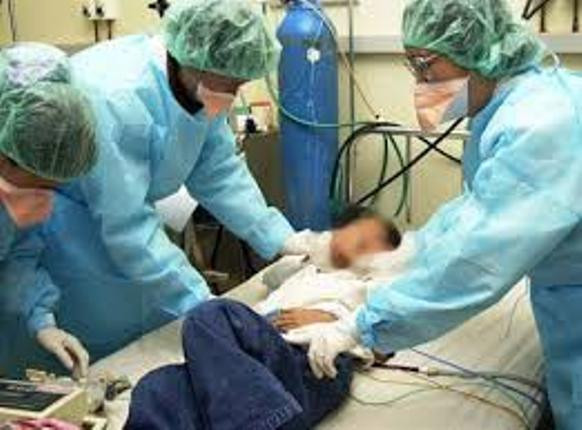 Nhiều học sinh mắc bệnh, tử vong tại Nghệ An: Khám sàng lọc tại vùng dịch