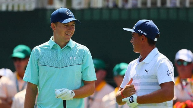 Rickie Fowler và Jordan Spieth có một ngày thi đấu không thành công
