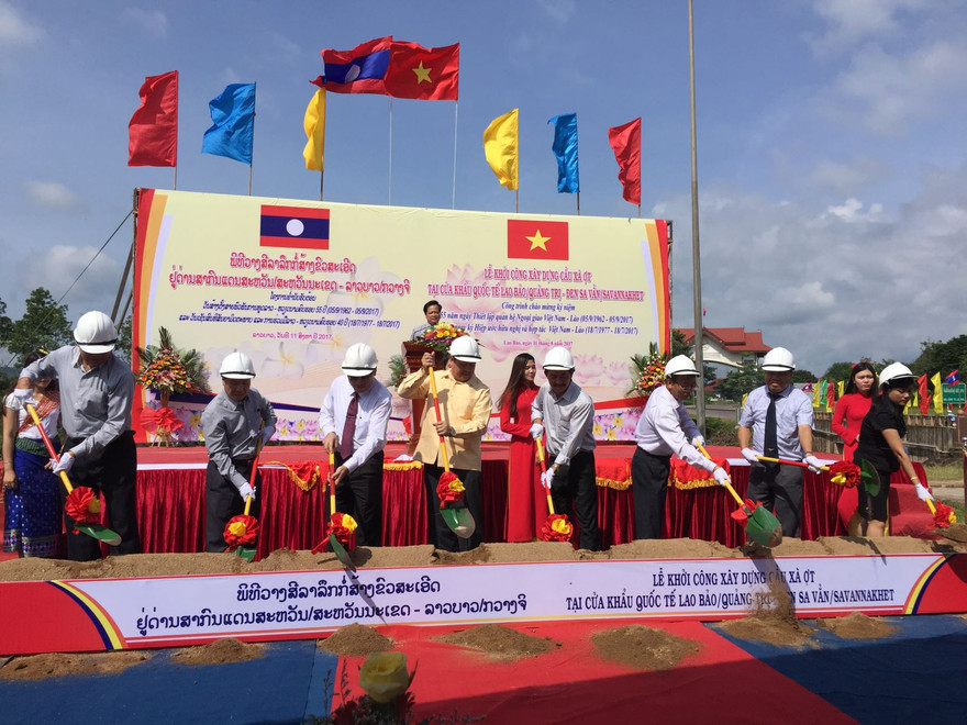 Khởi công xây dựng cầu Xà Ợt. Ảnh: H.H