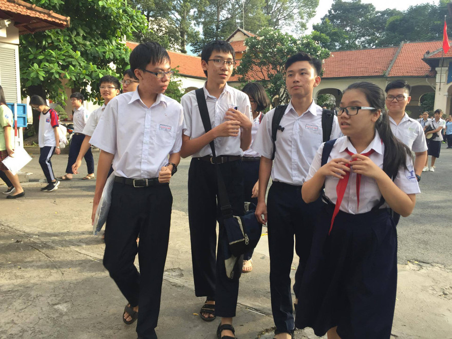 Học sinh lớp 9 dự thi vào lớp 10 công lập tại TPHCM năm 2017