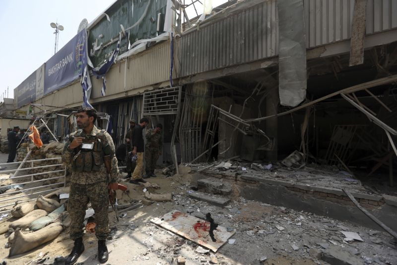 Hiện trường vụ đánh bom. Ảnh: AP