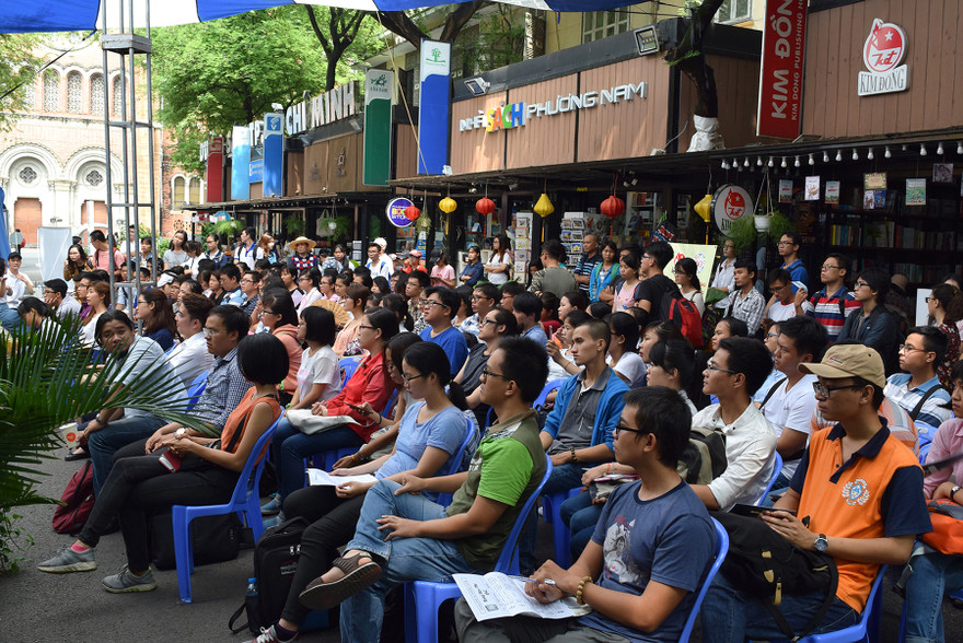 Ông Đoàn Ngọc Hải dẹp bãi xe: Đường sách kêu cứu