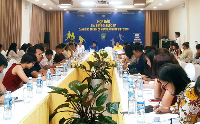 Sân chơi bóng đá cho trẻ em có hoàn cảnh đặc biệt 