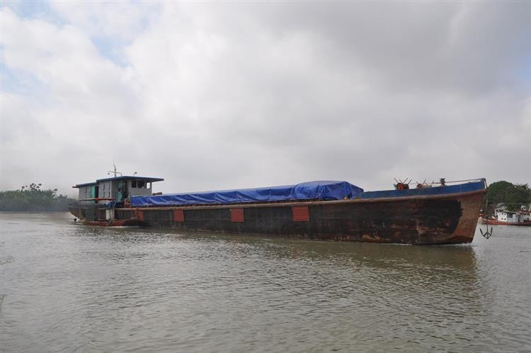 Triệt phá sới bạc trên sông, thu gần 1,5 tỷ đồng