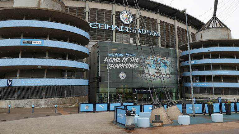 Man City biến sân Etihad thành 'pháo đài' chống COVID-19