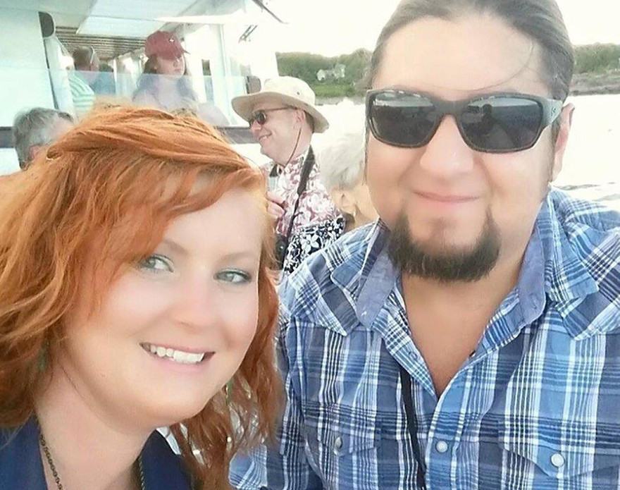 Cặp đôi Michael Hohl và Amber Maxwell cáo buộc bị đuổi khỏi máy bay của United Airlines một cách vô lý. Ảnh: Facebook nhân vật