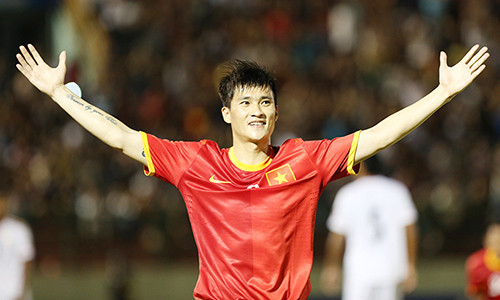 Công Vinh tham dự nhiều kỳ AFF Cup và một lần lên ngôi năm 2008. Ảnh: Đức Đồng.