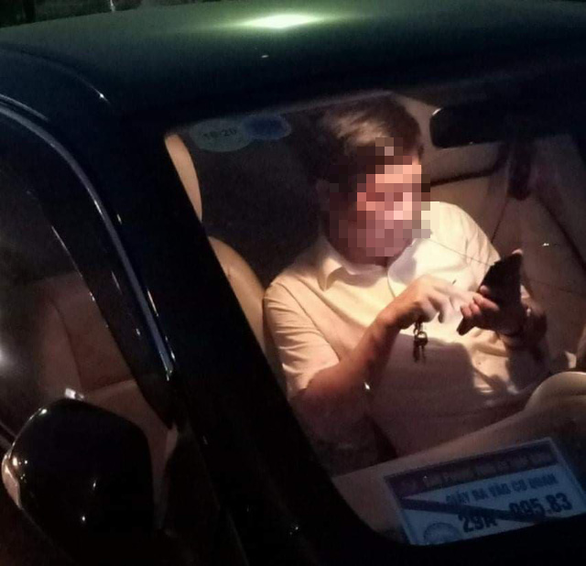 Hình ảnh tài xế trên chiếc xe ô tô BKS 29A-995.83 .