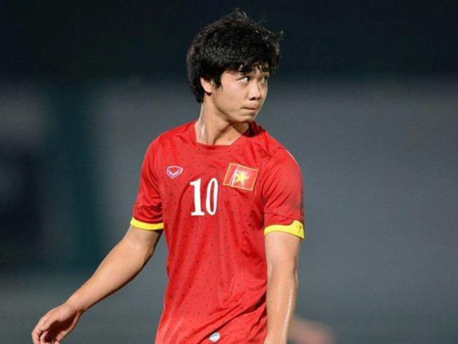 Công Phượng hứa bỏ lối đá 'rườm rà' trước nguy cơ mất vị trí