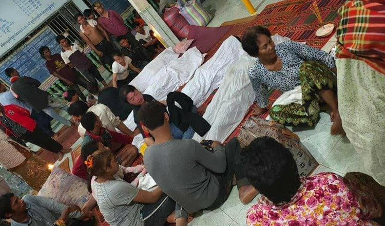 Thi thể những người thiệt mạng trong vụ việc. Ảnh: Khmer Times