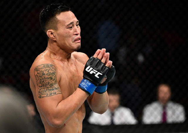 Võ sĩ gốc Lào giành chiến thắng lịch sử tại UFC