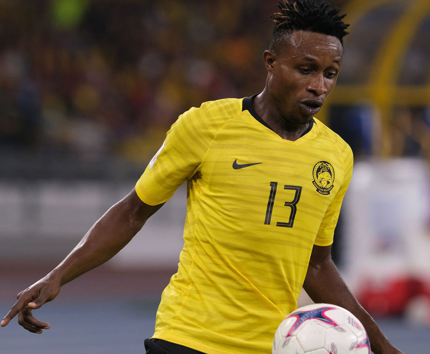 Tiền đạo nhập tịch Mohamadou Sumareh của Malaysia từng góp mặt ở chung kết AFF Cup với Việt Nam