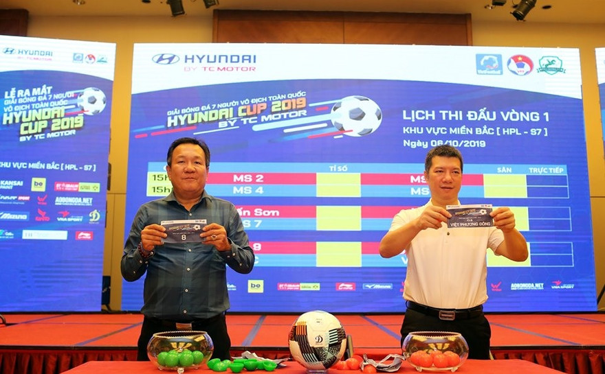 Sân chơi chuyên nghiệp cho bóng đá phong trào