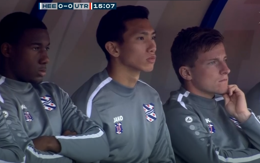 Văn Hậu dự bị, SC Heerenveen hoà thất vọng trước Utrecht