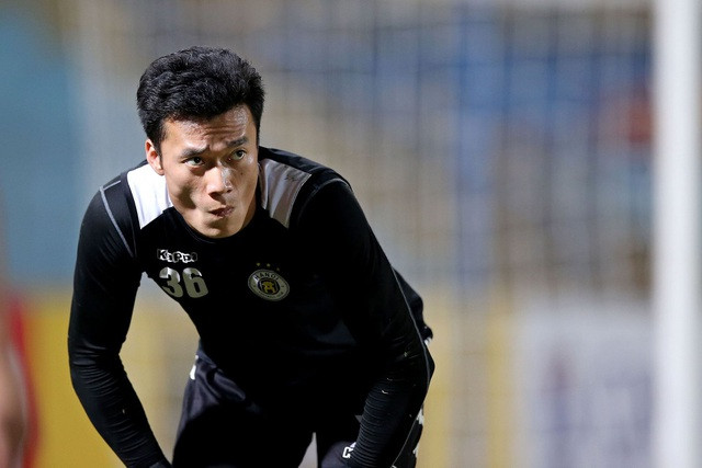 HLV Hà Nội lên tiếng bênh vực thủ môn Bùi Tiến Dũng