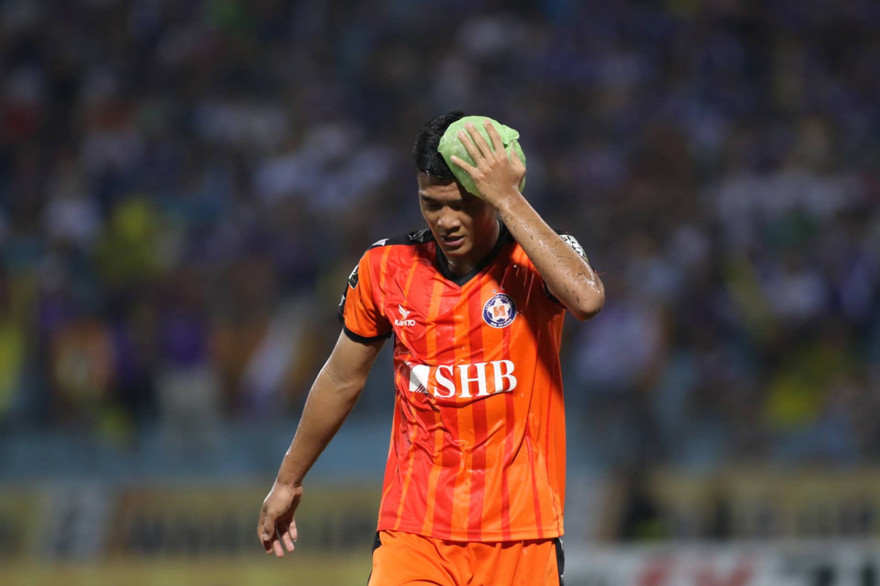 Vì sao tiền đạo Hà Đức Chinh xuống dốc phong độ?