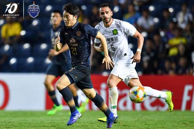 Xuân Trường đá chính, Buriam thua trận đầu tiên tại Thai League