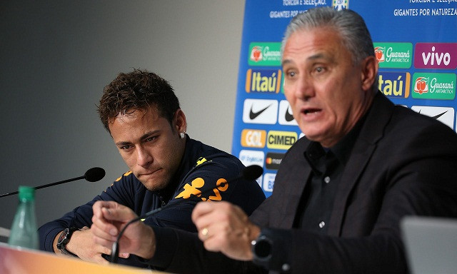 HLV Tite khiến Neymar xúc động và bật khóc 