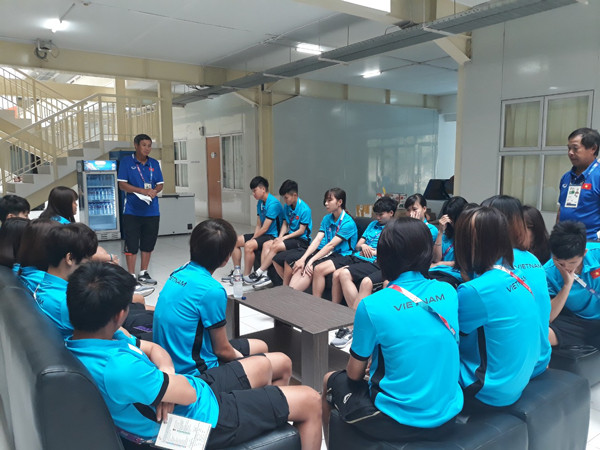 Tuyển bóng đá nữ dự ASIAD 18: Khởi đầu nan