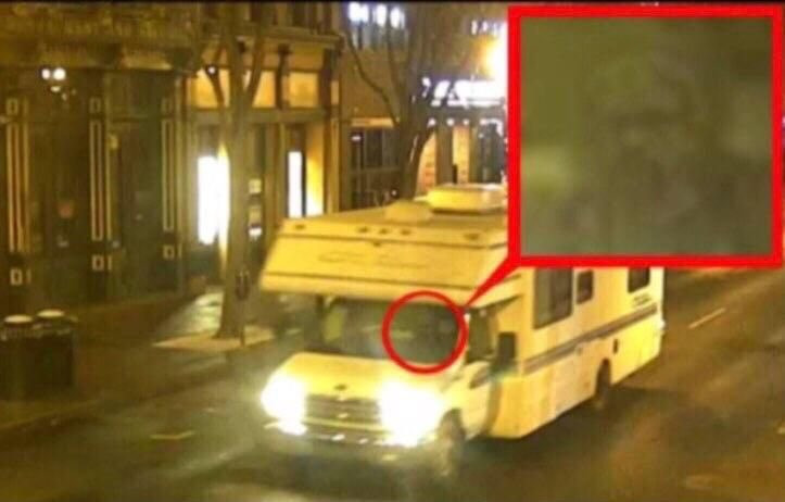 Chiếc xe RV trước khi phát nổ. 