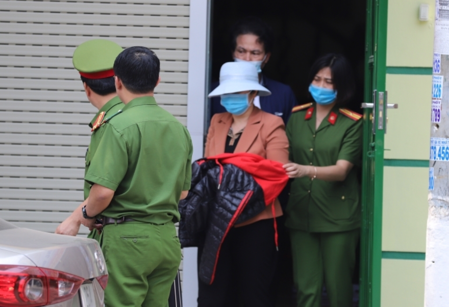 Bà Nguyễn Thị Kim An, cựu Giám đốc Sở Y tế tỉnh khi bị bắt. Ảnh: N.C