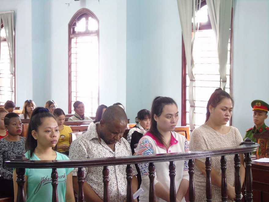 Các bị cáo tại phiên tòa (Ảnh: Kim Hà).