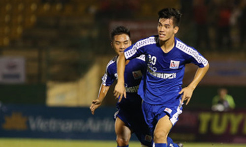 Toả sáng sau hai lượt trận giải U21 quốc gia, Tiến Linh (số 10) lọt vào mắt xanh của HLV Park Hang-seo. Ảnh: TNO.