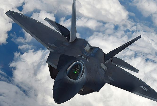 Tiêm kích tàng hình F-22 Raptor của Không quân Mỹ. Ảnh: Reuters