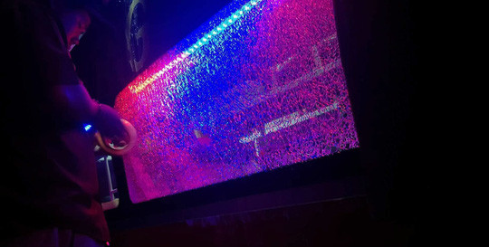 Một xe khách bị ném bể kính tại cầu Bà Muồng trên đường tránh BOT Cai Lậy, Tiền Giang