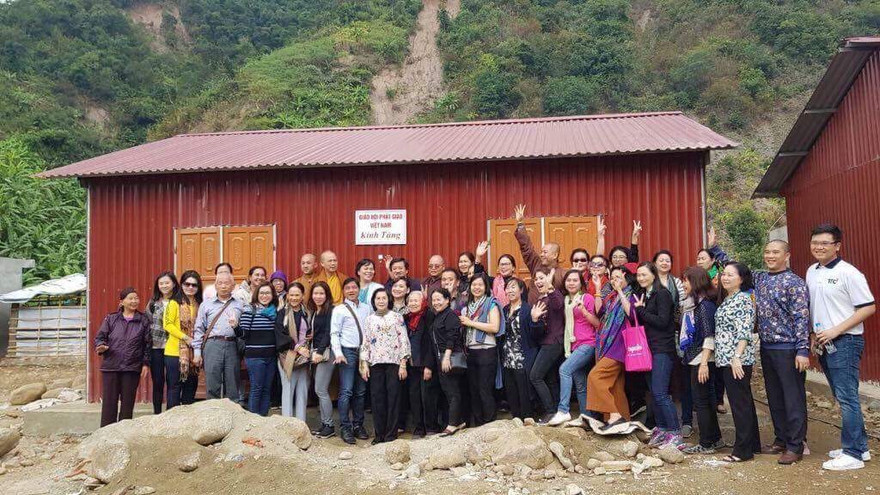 Xây trường học, trao 10 căn nhà tình nghĩa cho đồng bào miền núi