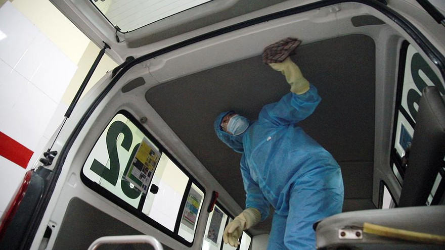 Quy trình khử khuẩn sau mỗi chuyến đưa đón bệnh nhân COVID-19