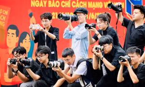Vì sao điểm chuẩn vào ngành Báo chí vẫn rất cao?