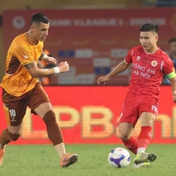 HIGHLIGHTS: Công an Hà Nội thắng đậm HAGL, vững ngôi đầu bảng 