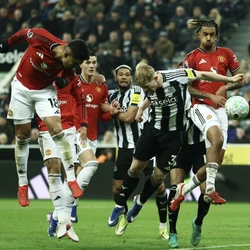 HIGHLIGHTS: MU cay đắng thua 10 người của Newcastle