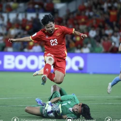 HIGHLIGHTS : Vạn Sự toả sáng, đội tuyển nữ Việt Nam thắng nghẹt thở Ấn Độ 