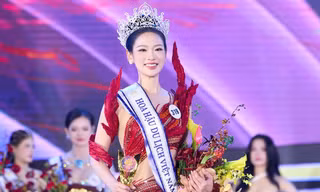 Nguyễn Phương Linh đăng quang 'Hoa hậu Du lịch Việt Nam 2026': 'Dám mơ lớn để quê hương bừng sáng'