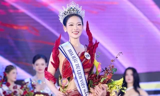Nguyễn Phương Linh đăng quang 'Hoa hậu Du lịch Việt Nam 2026': 'Dám mơ lớn để quê hương bừng sáng'